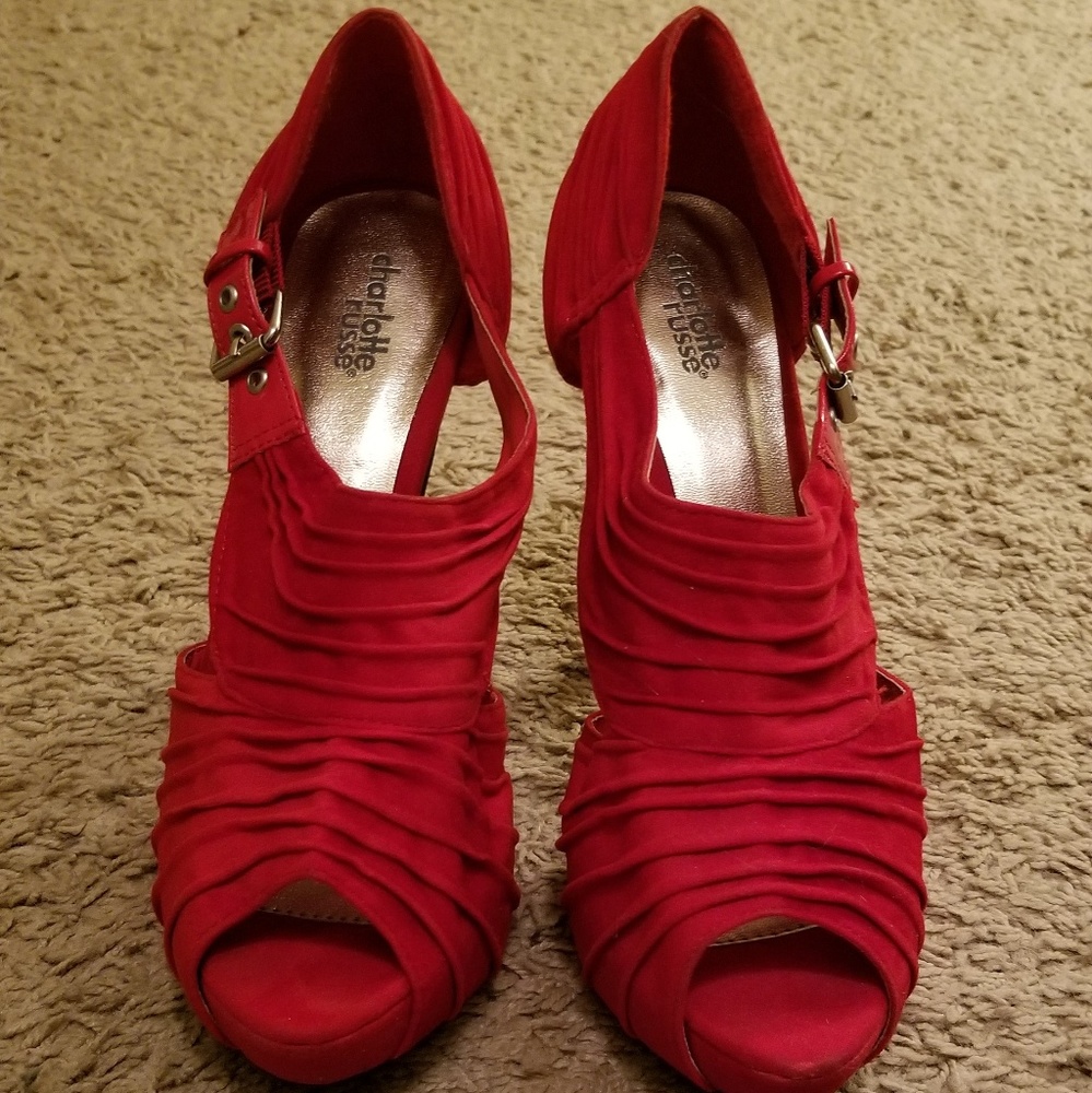 Red heels - Picture 2 of 4